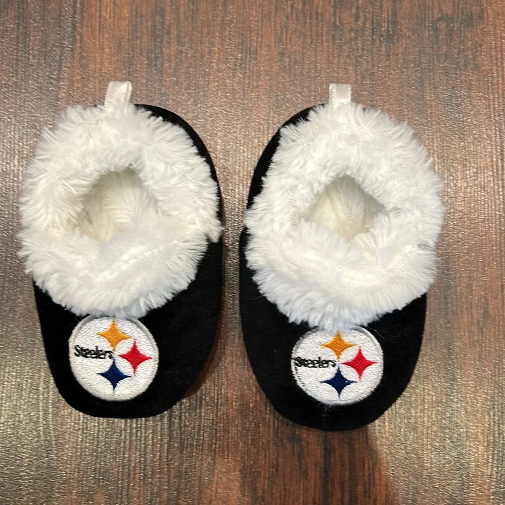 Pittsburgh Steeler Baby Fuzzy Slippers